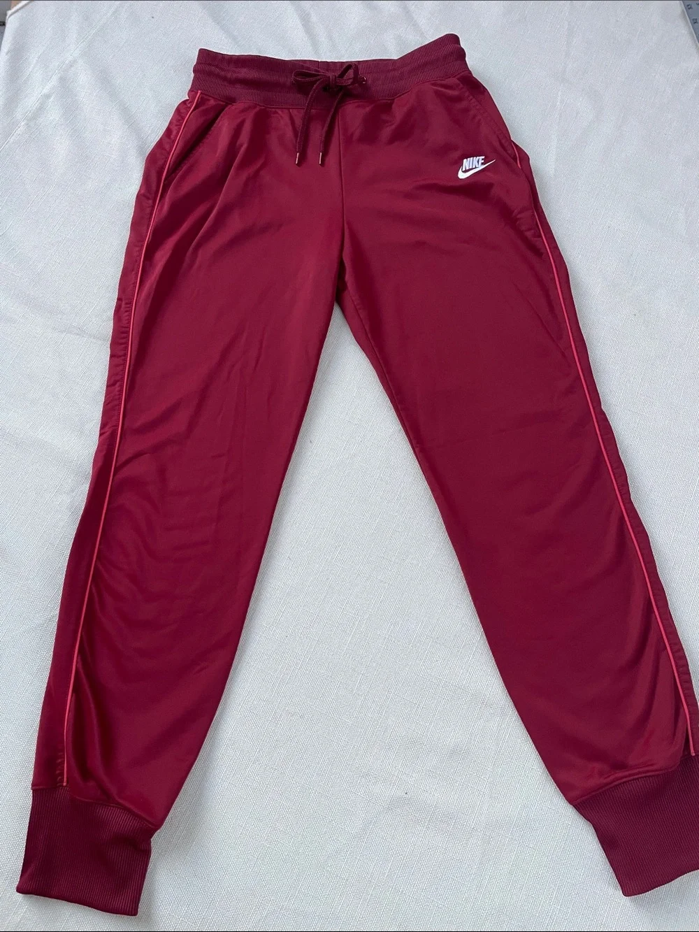 Nike Women’s Burgundy Joggers with Pink Piping Medium